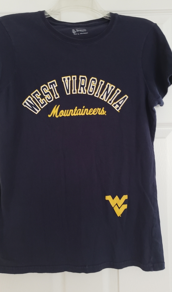 WV Mountaineers Tshirt Large Juniors